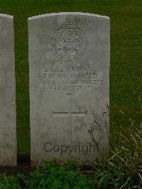 Etaples Military Cemetery - McDonald, T H