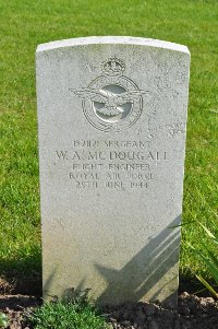 Etaples Military Cemetery - McDougall, William A.