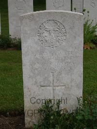 Etaples Military Cemetery - McFadyen, Archie