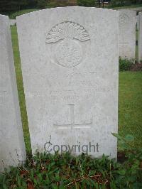 Etaples Military Cemetery - McGowan, John