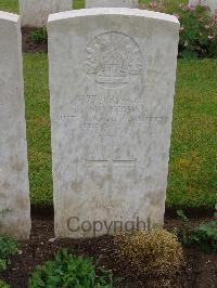 Etaples Military Cemetery - McGowan, Robert