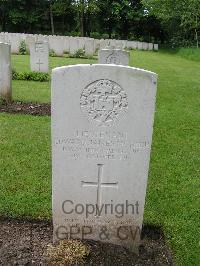 Etaples Military Cemetery - McHugh, Edward James