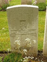 Etaples Military Cemetery - McInnes, Arthur Stuart