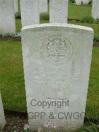 Etaples Military Cemetery - McIntyre, Harry Ernest