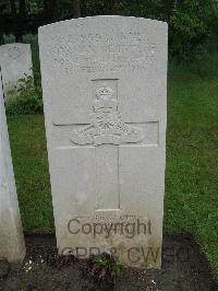 Etaples Military Cemetery - McIntyre, Norman