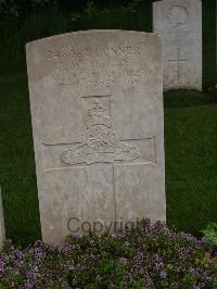 Etaples Military Cemetery - McKay, John William