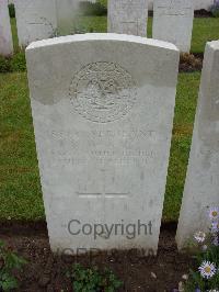 Etaples Military Cemetery - McKay, R