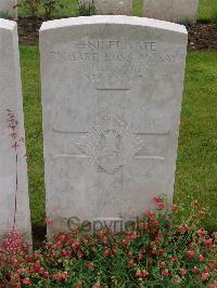 Etaples Military Cemetery - McKay, Richard Ross