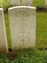 Etaples Military Cemetery - McKenzie, Alexander