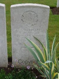 Etaples Military Cemetery - McKenzie, Campbell