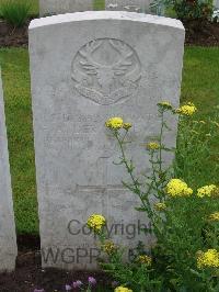 Etaples Military Cemetery - McKenzie, Evander