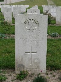 Etaples Military Cemetery - McKenzie, Leslie