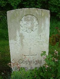 Etaples Military Cemetery - McKeown, Frank