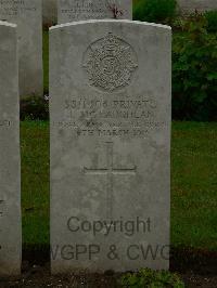 Etaples Military Cemetery - McLaughlan, John