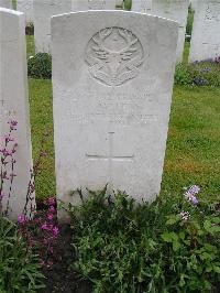 Etaples Military Cemetery - McLean, William