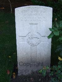 Etaples Military Cemetery - McNeill, William
