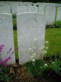 Etaples Military Cemetery - McNaughton, Robert