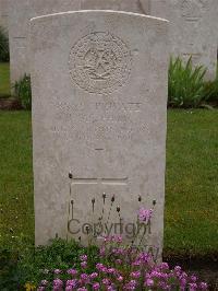 Etaples Military Cemetery - McPhail, J