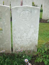 Etaples Military Cemetery - McPhee, J