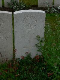 Etaples Military Cemetery - McQuat, W E