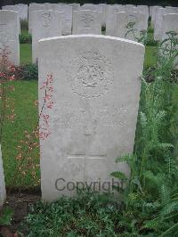 Etaples Military Cemetery - McTaggart, D