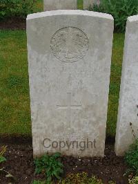 Etaples Military Cemetery - McTavish, D