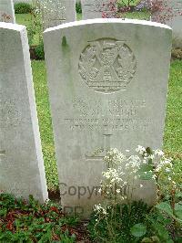 Etaples Military Cemetery - McVeigh, R