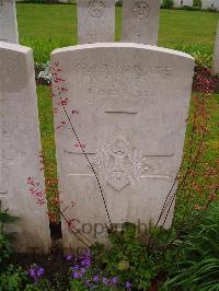 Etaples Military Cemetery - McVey, D