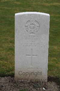 Etaples Military Cemetery - McWilliams, Frank Cooper