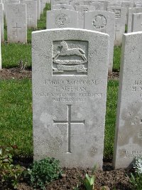 Etaples Military Cemetery - Meehan, T
