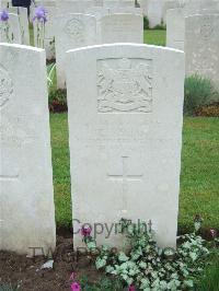 Etaples Military Cemetery - Mellor, Ernest