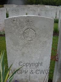 Etaples Military Cemetery - Melrose, C R