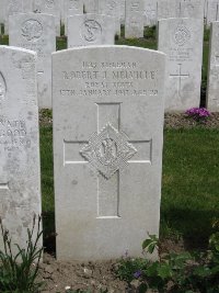 Etaples Military Cemetery - Melville, Robert
