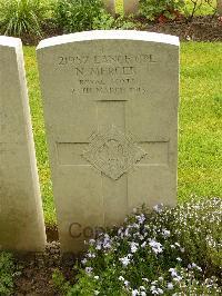 Etaples Military Cemetery - Mercer, N