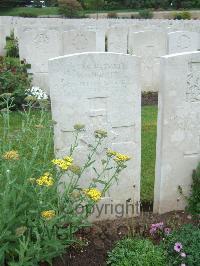 Etaples Military Cemetery - Merrit, W