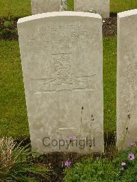 Etaples Military Cemetery - Messenger, William Percy
