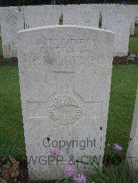 Etaples Military Cemetery - Metcalfe, Ernest