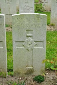 Etaples Military Cemetery - Mettyer, Charles Edward