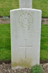 Etaples Military Cemetery - Middlemass, R Mc G