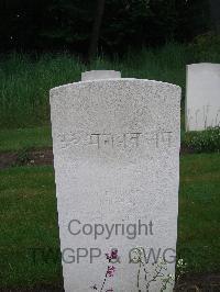 Etaples Military Cemetery - Midhai, 
