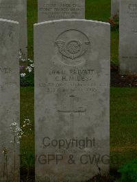 Etaples Military Cemetery - Miles, George Henry