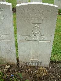 Etaples Military Cemetery - Miles, Samuel