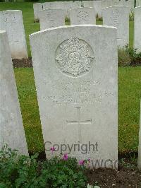 Etaples Military Cemetery - Miles, William