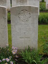 Etaples Military Cemetery - Mill, James