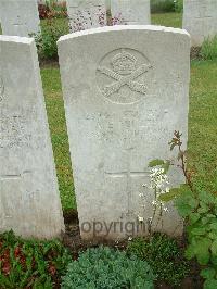 Etaples Military Cemetery - Miller, Albert Edward