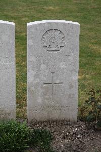 Etaples Military Cemetery - Miller, Frederick Francis