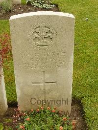Etaples Military Cemetery - Miller, G