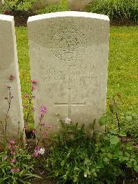 Etaples Military Cemetery - Miller, James