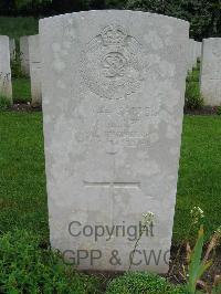 Etaples Military Cemetery - Miller, Percy Brelyn