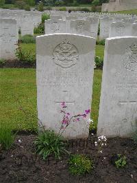 Etaples Military Cemetery - Miller, Thomas Hugh